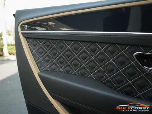 Used 2023 Bentley Continental GT V8 image 24