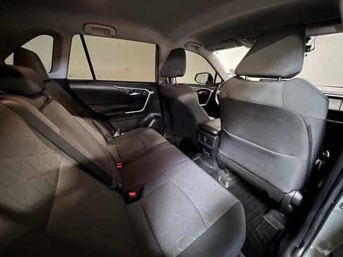 Used 2021 Toyota RAV4 XLE image 12