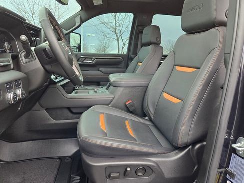 Used 2025 GMC Sierra 2500 AT4 w/ Technology Package image 4