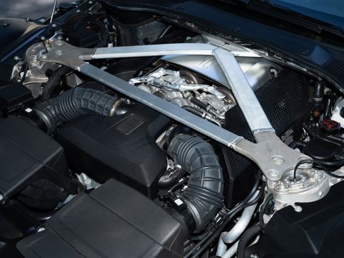 Used 2023 Aston Martin V8 Vantage Roadster image 14