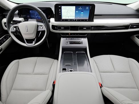 New 2026 Lincoln Aviator Premiere image 17