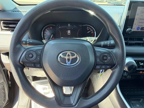 Used 2025 Toyota RAV4 LE AWD/4WD image 13