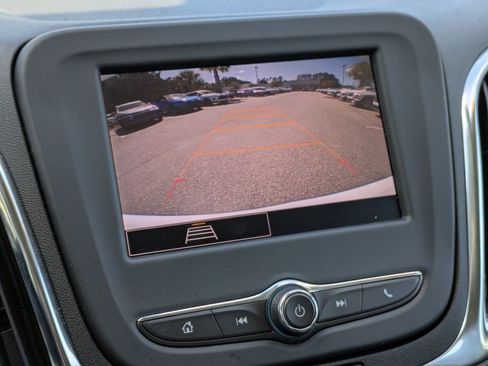 Used 2024 Chevrolet Equinox LS w/ LS Convenience Package image 21