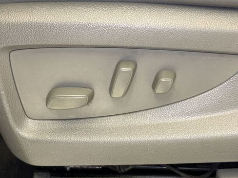 Used 2019 Chevrolet Suburban LT image 24