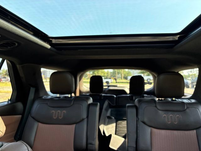Used 2022 Ford Explorer King Ranch w/ Class IV Trailer Tow Package AWD/4WD image 37