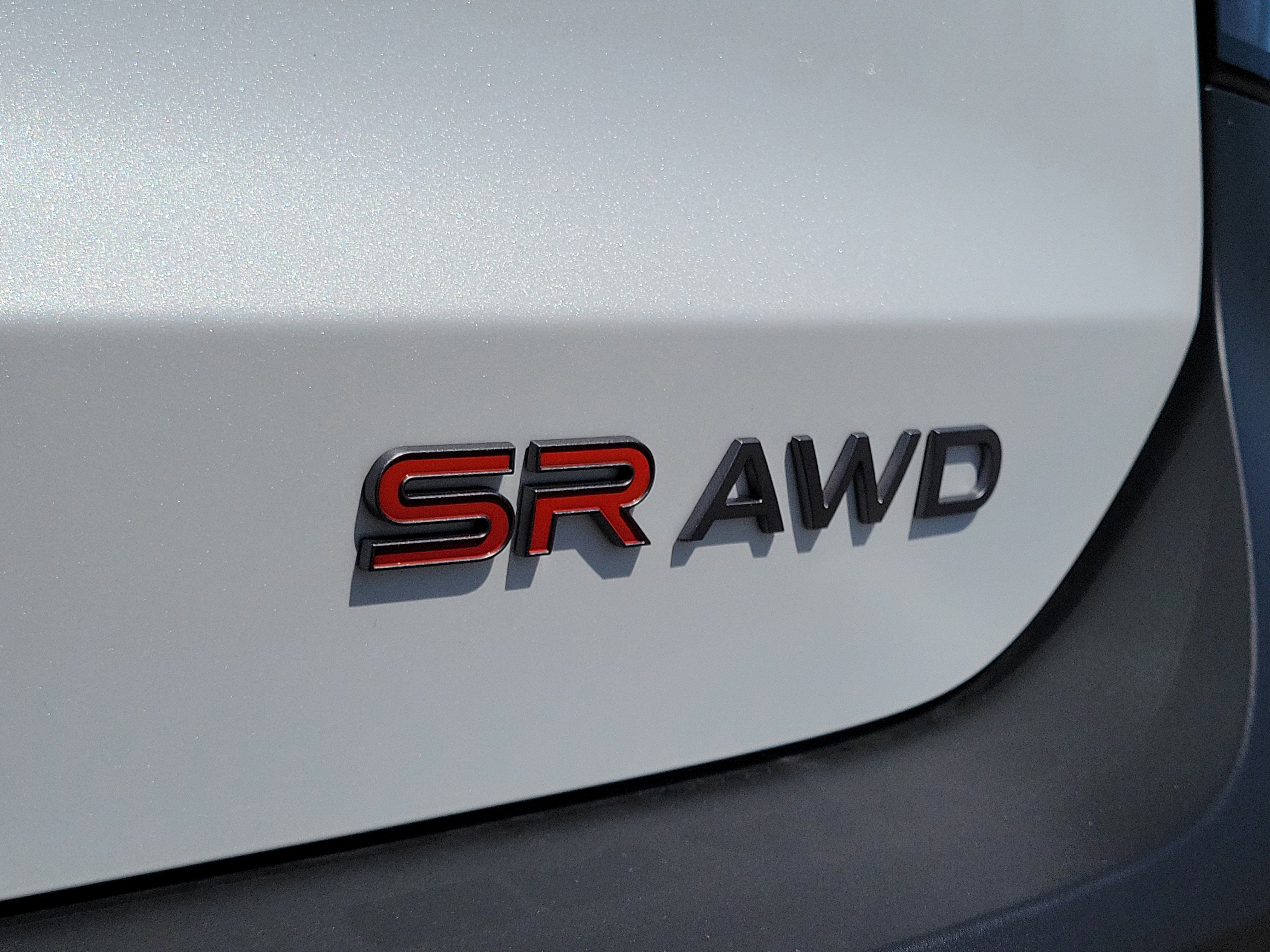Used 2025 Nissan Kicks SR AWD/4WD image 7