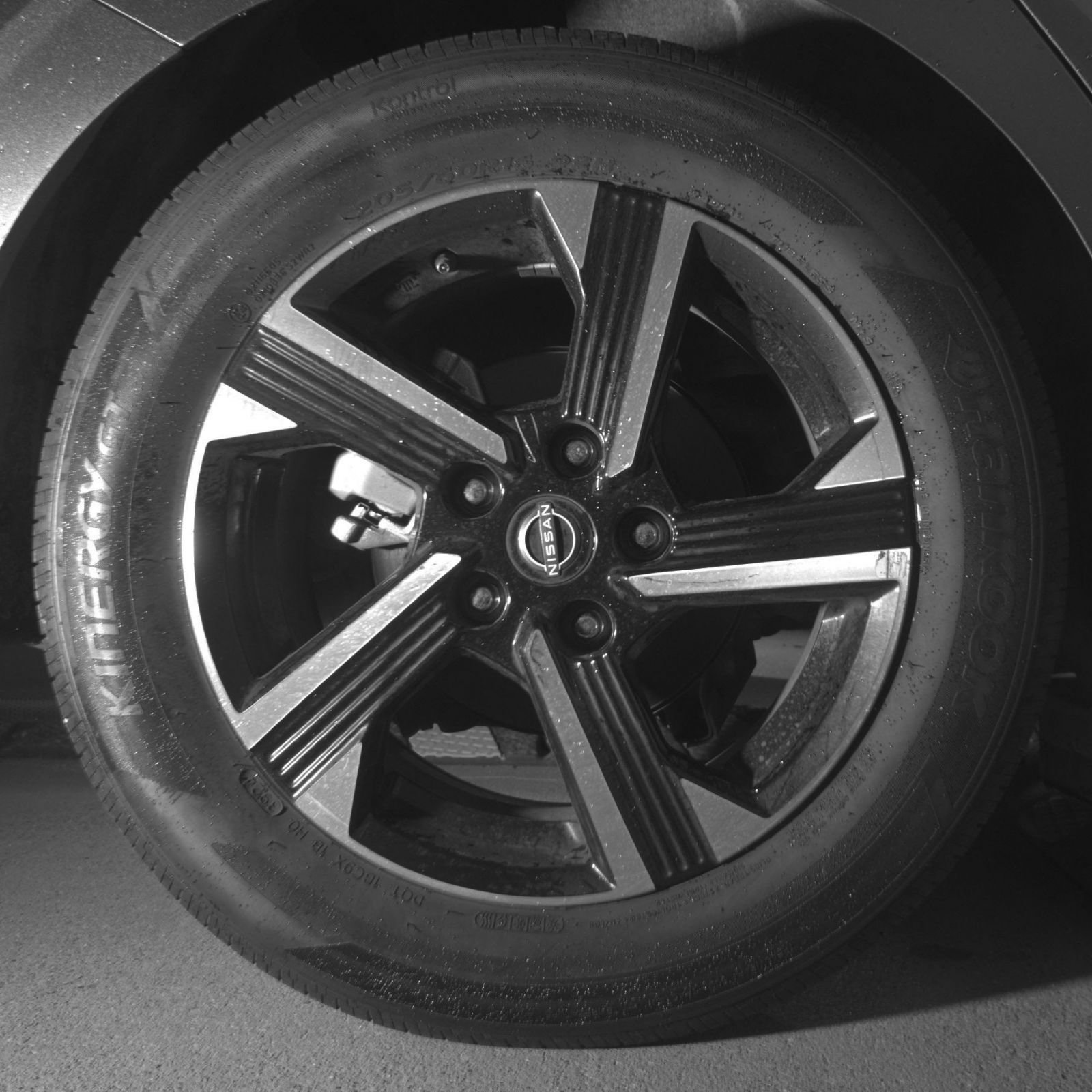 Used 2025 Nissan Sentra SV FWD image 18