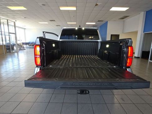 Used 2025 Toyota Tacoma TRD Sport AWD/4WD image 22