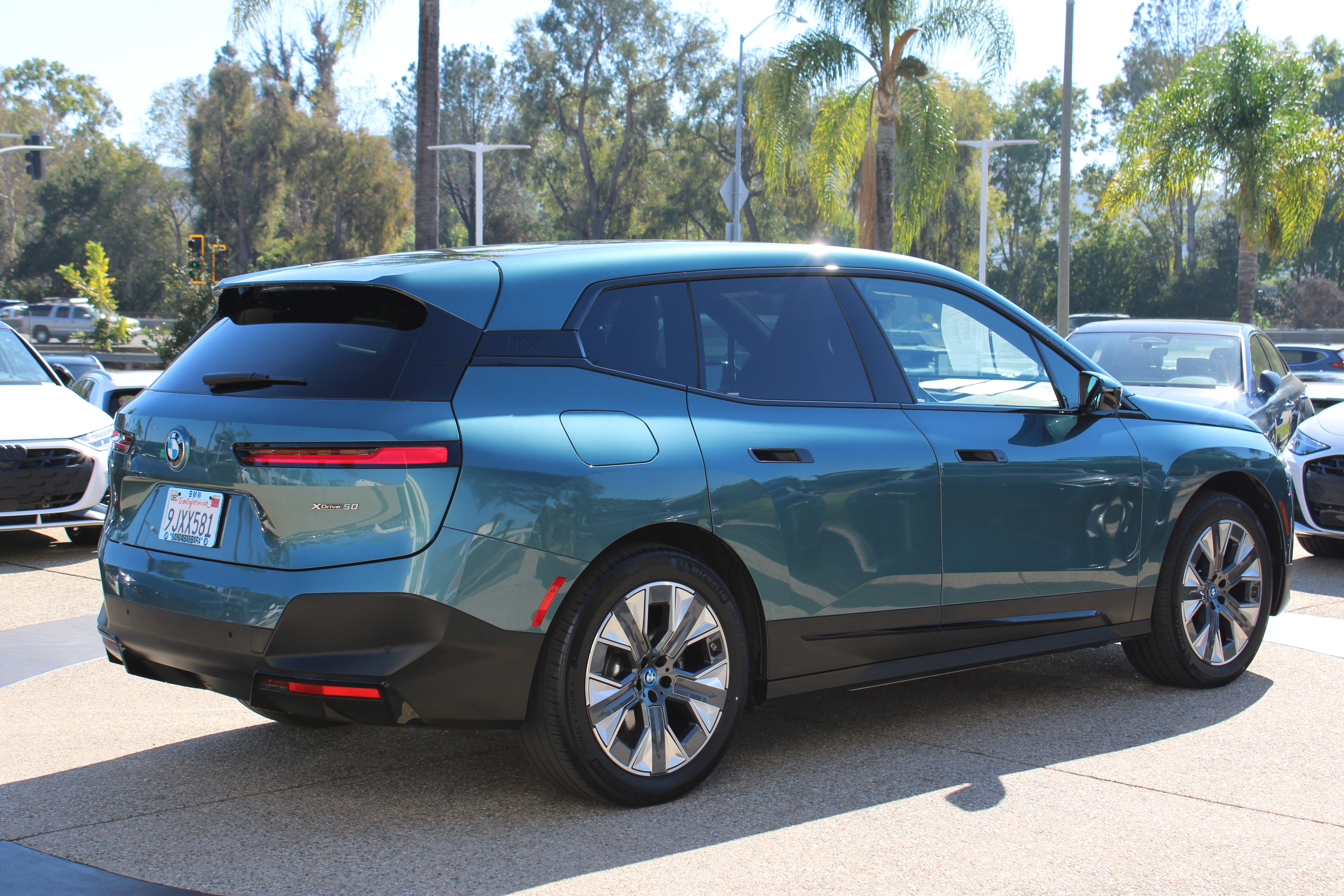Used 2024 BMW iX xDrive50 AWD/4WD image 5