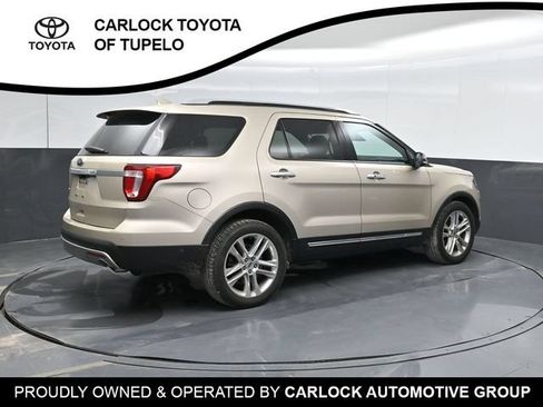 Used 2017 Ford Explorer Limited w/ Equipment Group 301A FWD image 3