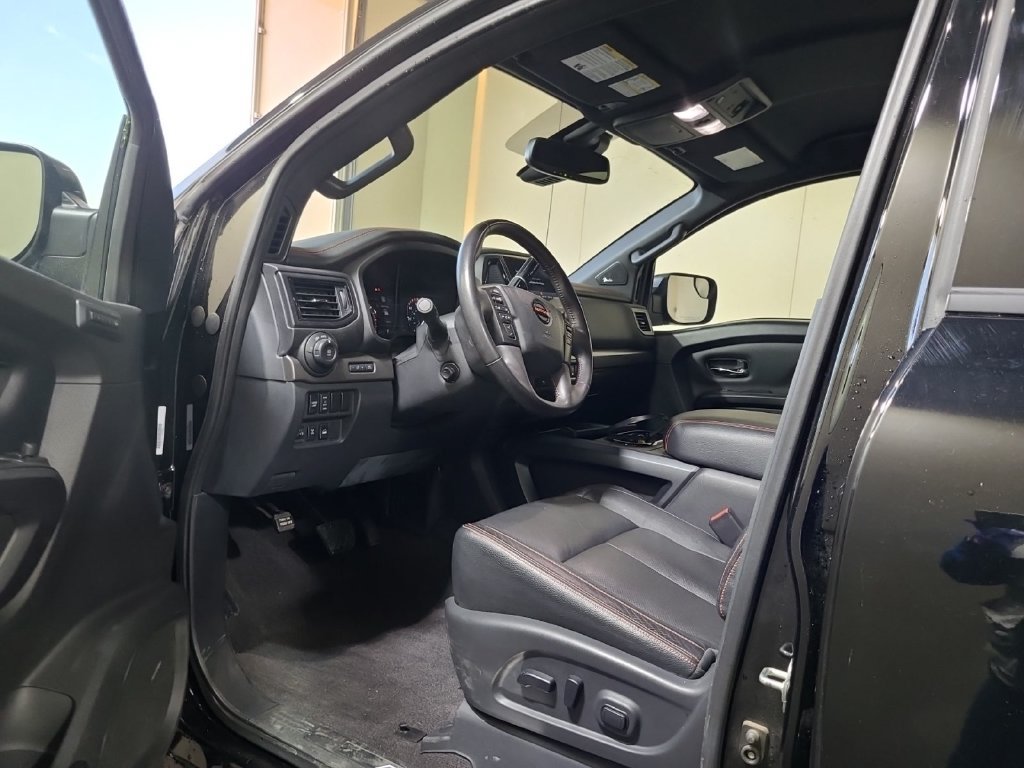 Used 2021 Nissan Titan PRO-4X w/ Pro-4x Convenience Package AWD/4WD image 4