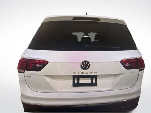Used 2023 Volkswagen Tiguan SE image 12