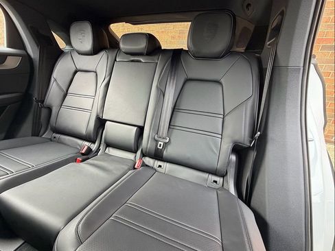New 2026 Porsche Cayenne E-Hybrid Coupe AWD/4WD image 19