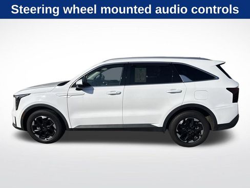 Used 2024 Kia Sorento S FWD image 8
