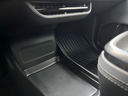 Used 2023 Rivian R1S Adventure image 82