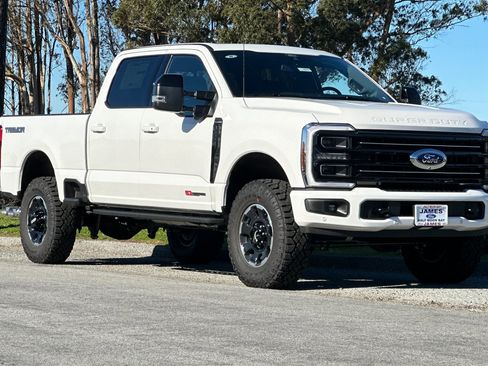 New 2026 Ford F250 Platinum w/ Tremor Off-Road Package AWD/4WD image 14