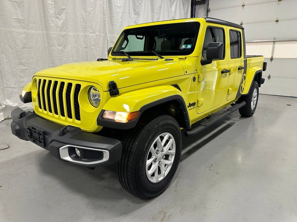 Used 2023 Jeep Gladiator Sport AWD/4WD image 3