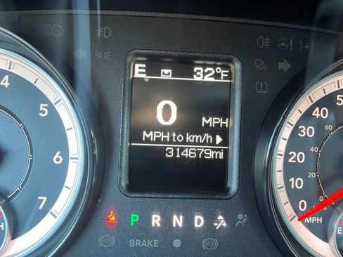 Used 2019 RAM 1500 Classic SLT image 25