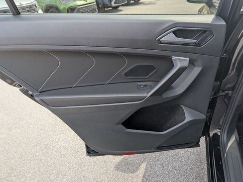 Used 2024 Volkswagen Tiguan SE R-Line image 26