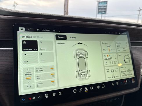 Used 2023 Rivian R1S Adventure image 50
