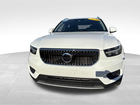 Used 2020 Volvo XC40 T5 Momentum image 8