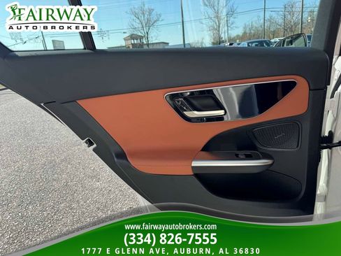 Used 2025 Mercedes-Benz C 300 4MATIC Sedan image 27