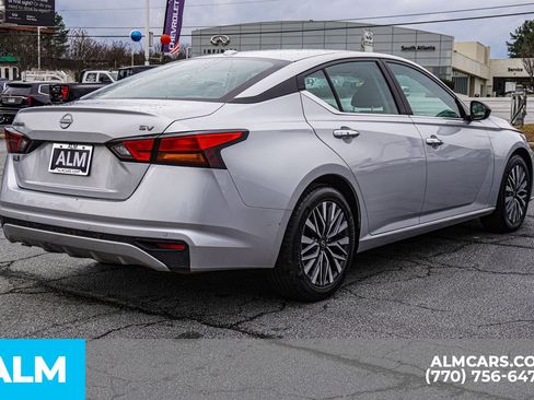 Used 2024 Nissan Altima 2.5 SV image 7