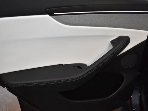 Used 2026 Tesla Model Y AWD image 25