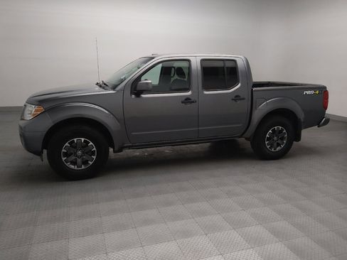 Used 2018 Nissan Frontier PRO-4X AWD/4WD image 2