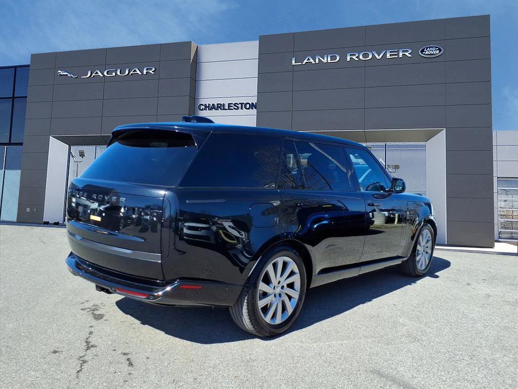 Certified 2025 Land Rover Range Rover Long Wheelbase SE AWD/4WD image 5