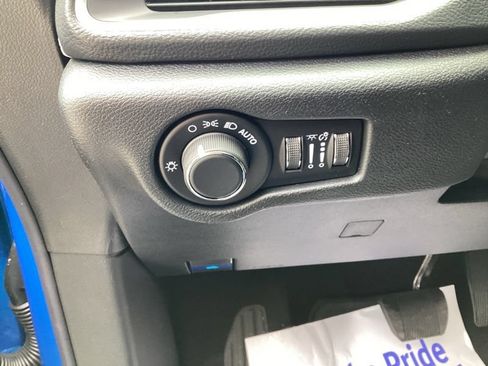 New 2027 Chrysler Pacifica Select AWD/4WD image 26
