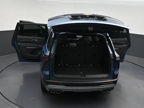 Used 2025 Chevrolet Traverse LT w/ Sun and Wheel Package FWD image 37