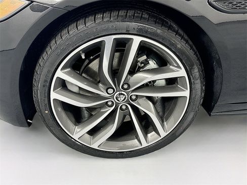 New 2024 Jaguar XF R-Dynamic SE image 32