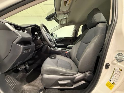 Used 2024 Toyota RAV4 LE AWD/4WD image 13