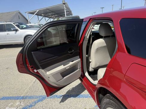 Used 2005 Dodge Magnum SE RWD image 15