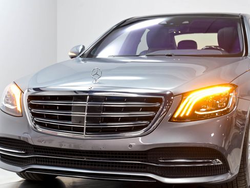 Used 2019 Mercedes-Benz S 560 4MATIC Sedan w/ Premium Package image 81