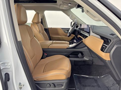 Used 2025 INFINITI QX80 Luxe w/ Cargo Package AWD/4WD image 16