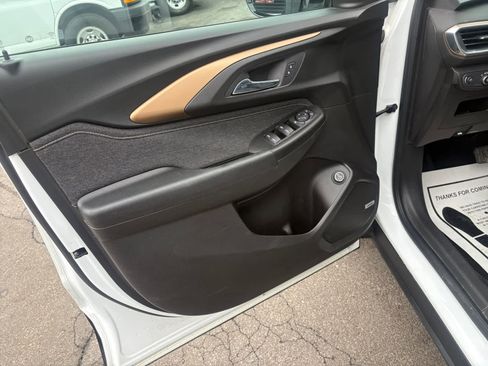 Used 2021 Chevrolet TrailBlazer ACTIV w/ Sun and Liftgate Package AWD/4WD image 9