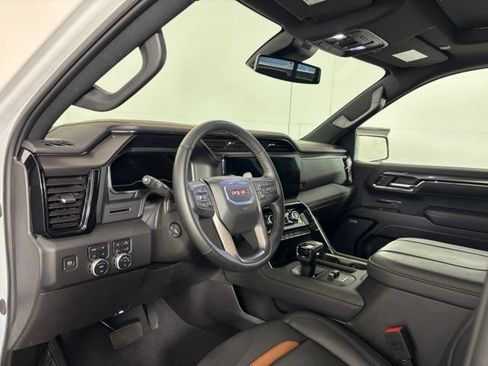 Used 2024 GMC Sierra 1500 AT4 w/ AT4 Premium Package AWD/4WD image 9