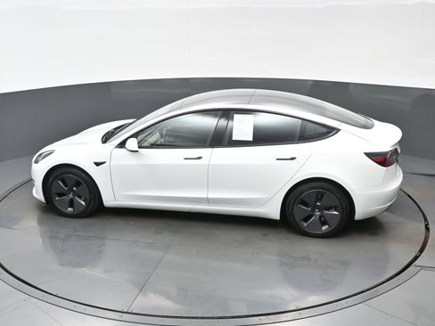 Used 2023 Tesla Model 3 Standard Range image 32