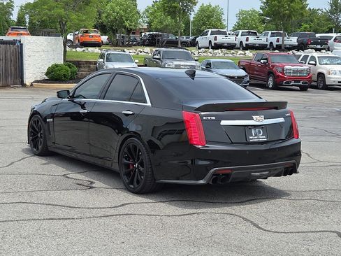 Used 2018 Cadillac CTS V w/ Carbon Fiber Package RWD image 4