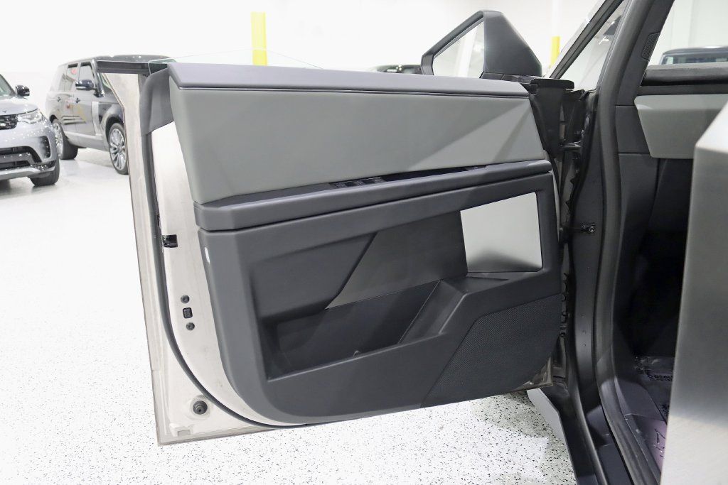 Used 2026 Tesla Cybertruck Cyberbeast AWD/4WD image 34
