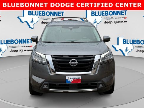 Used 2022 Nissan Pathfinder Platinum w/ Cargo Package FWD image 2