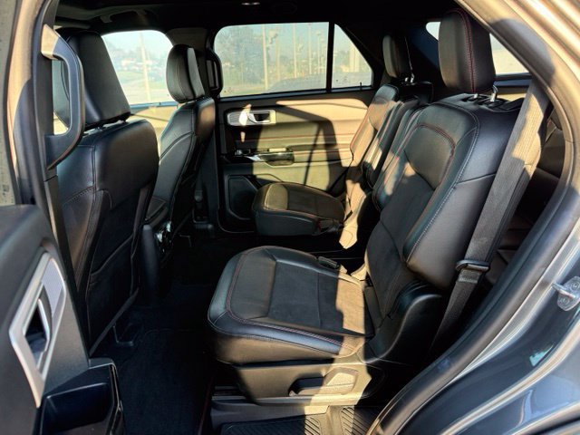 Used 2023 Ford Explorer ST-Line w/ Class IV Trailer Tow Package AWD/4WD image 12