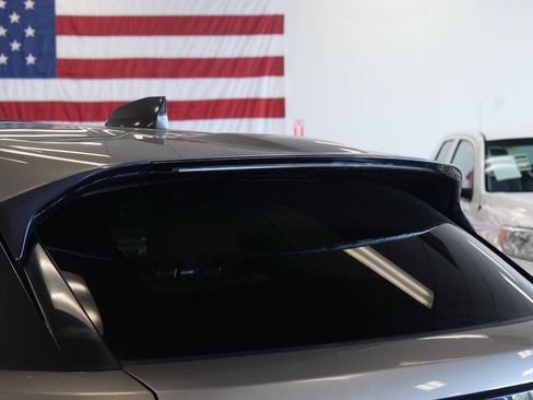 Used 2018 Land Rover Range Rover Velar S AWD/4WD image 31