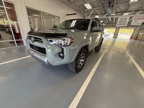 Used 2023 Toyota 4Runner TRD Off-Road Premium w/ Off Road Premium Plus Package AWD/4WD image 3