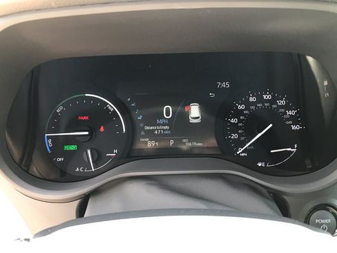 Certified 2025 Toyota Sienna XLE AWD/4WD image 17