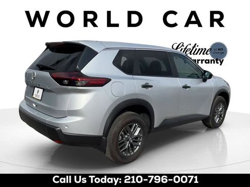 Used 2025 Nissan Rogue S FWD image 8