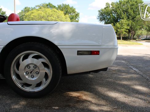 Used 1995 Chevrolet Corvette Convertible RWD image 30