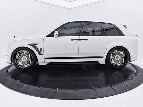 Used 2026 Rolls-Royce Cullinan AWD/4WD image 20